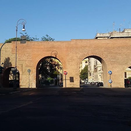 Termini Station apartment AI DUE CORTILI presso le mura aureliane Rome Extérieur photo
